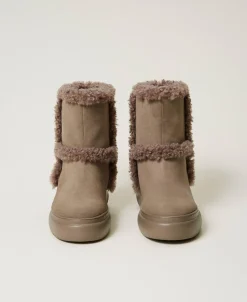 Bottines Avec Détails En Fausse Fourrure