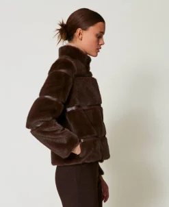 Manteau Court En Fausse Fourrure Avec Incrustations