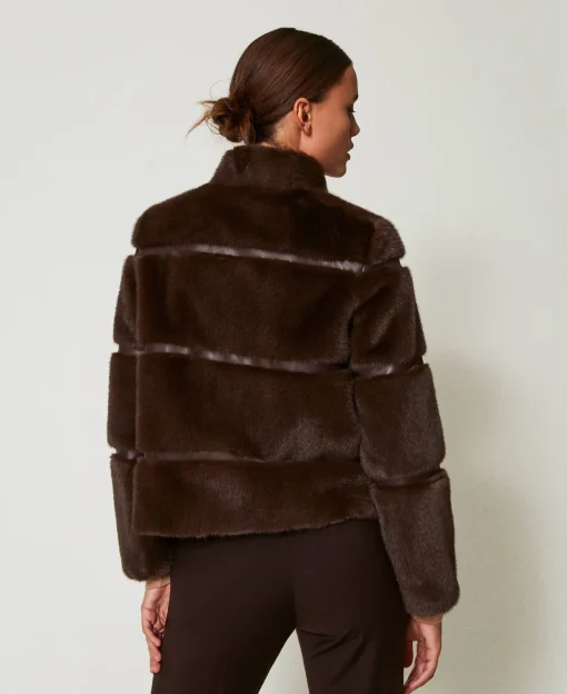 Manteau Court En Fausse Fourrure Avec Incrustations