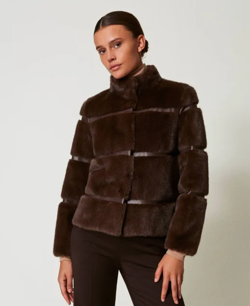 Manteau Court En Fausse Fourrure Avec Incrustations