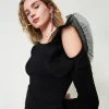 Pull Ajusté Avec Ajour Et Tulle