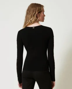 Pull Avec Ajours Et Clous