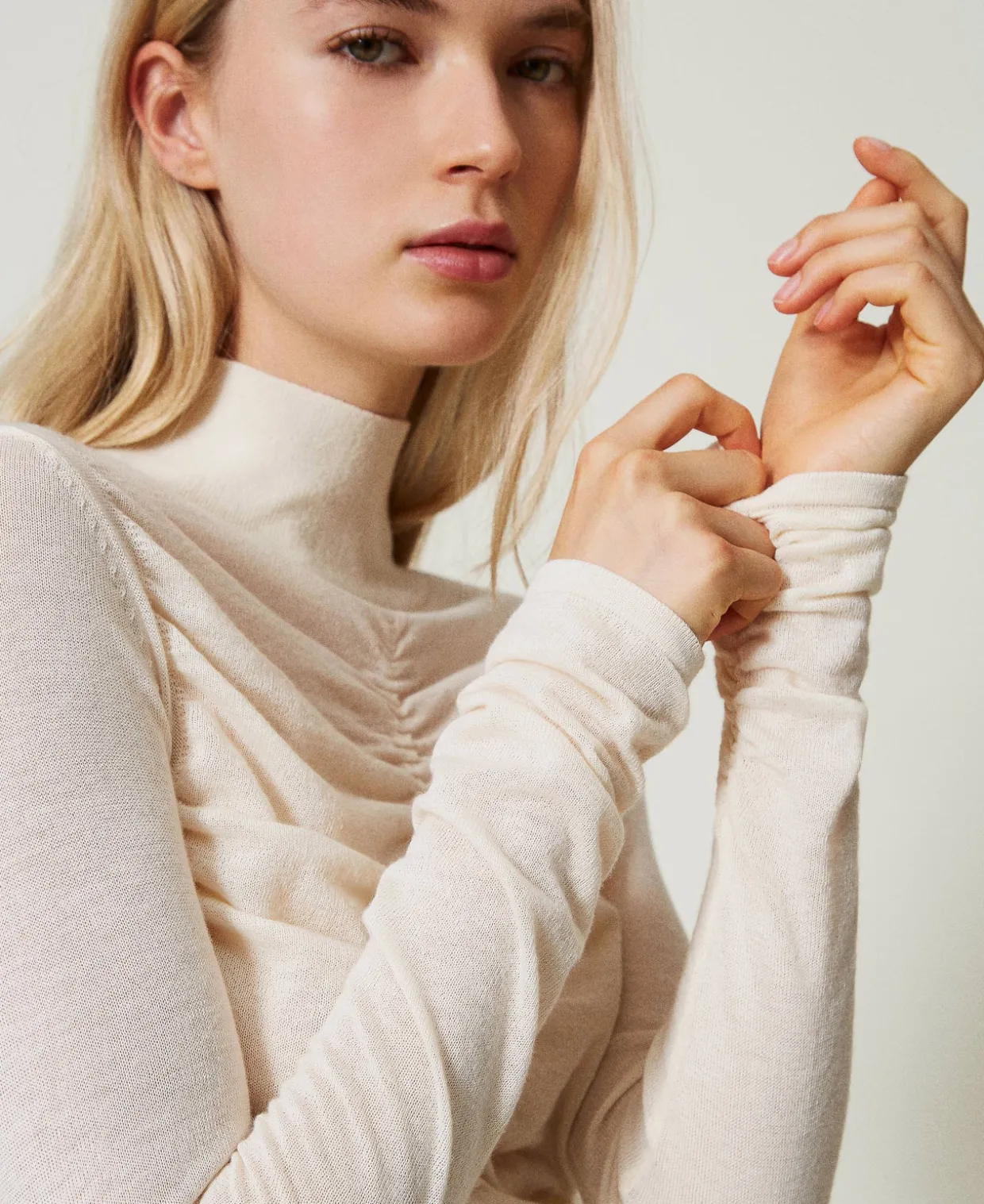 Pull Col Montant Avec Fronce