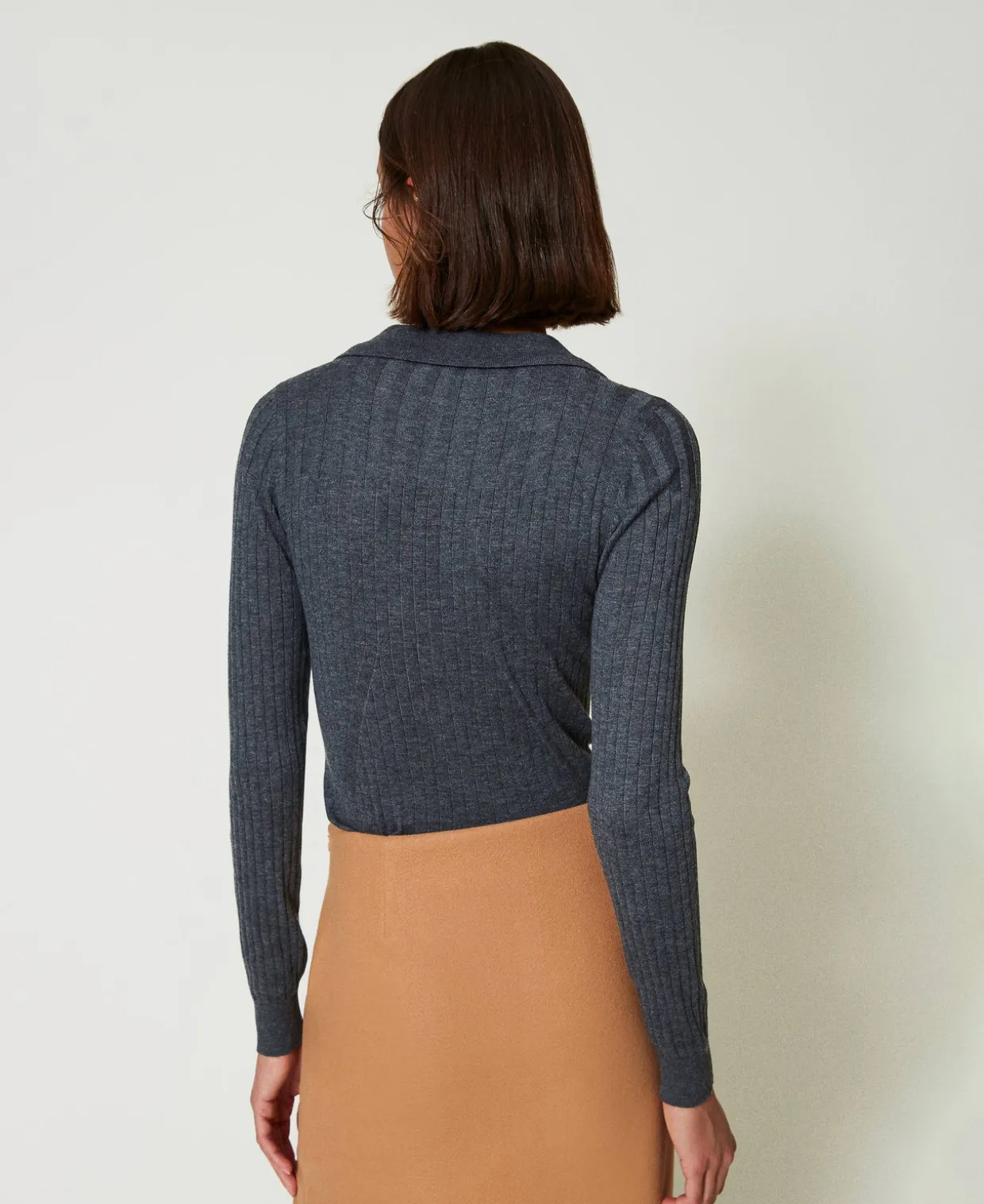 Pull Côtelé Avec Broderie