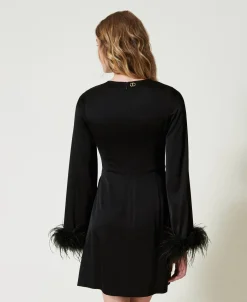Robe Courte En Satin Avec Plumes