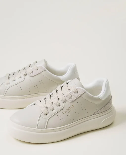 Baskets Ajourées Avec Logo