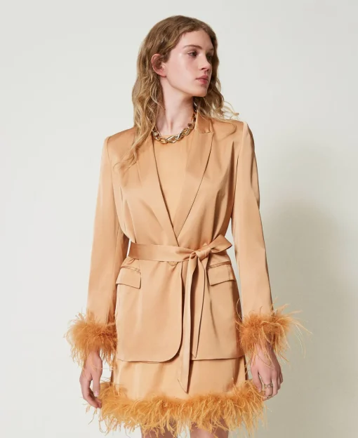 Blazer En Satin Avec Plumes