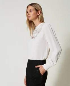 Blouse En Crêpe Avec Broderie Florale