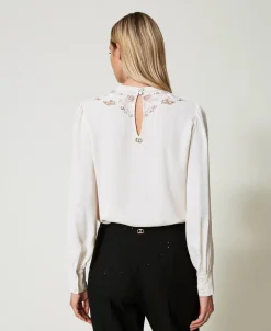 Blouse En Crêpe Avec Broderie Florale