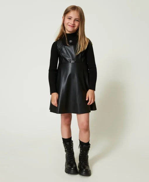 Robe Courte Avec Boucle Oval T