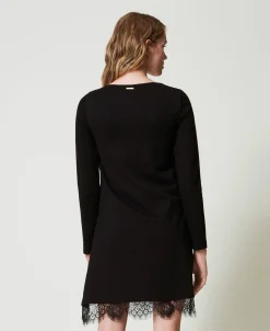 Robe Courte Avec Dentelle