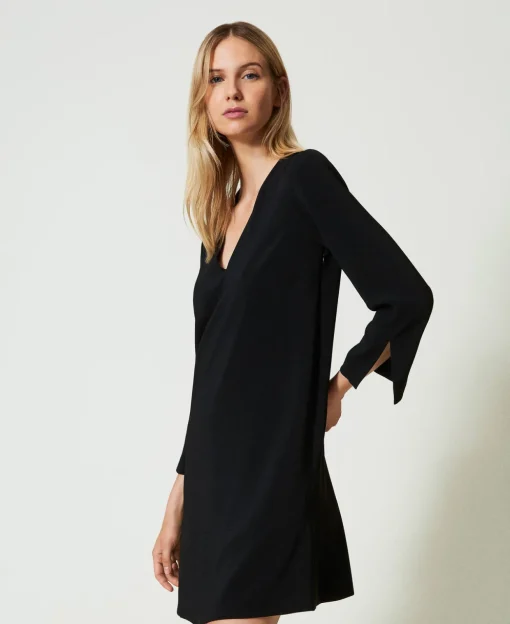 Robe Courte Avec Volant Et Chaîne Oval T