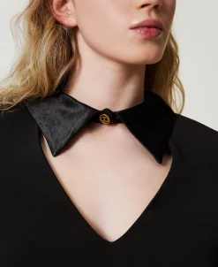 Robe Courte En Crêpe Avec Détails En Satin