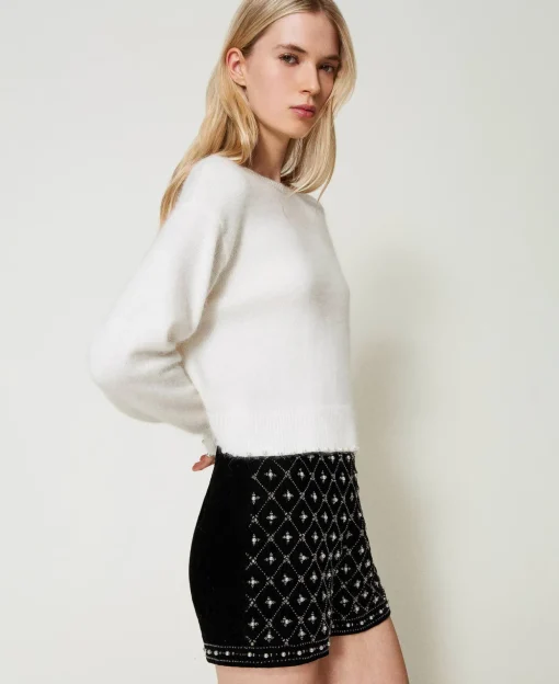 Short En Velours Brodé